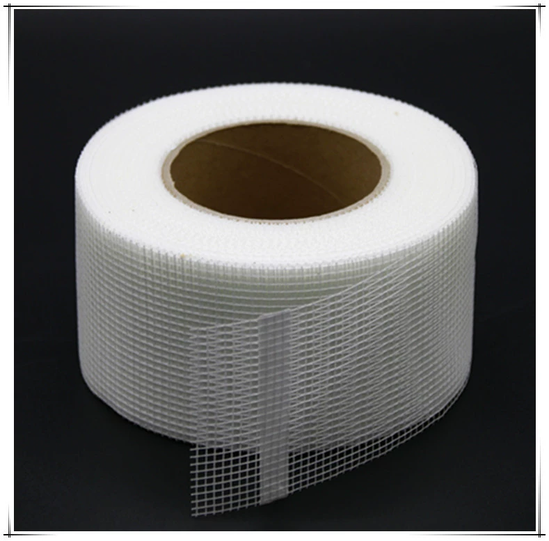 Индивидуальная самоклеящаяся лента из стекловолокна, устойчивая к трещинам Водонепроницаемая Строительная самоклеящаяся лента, самоклеящаяся лента из прочной сетки из стекловолокна