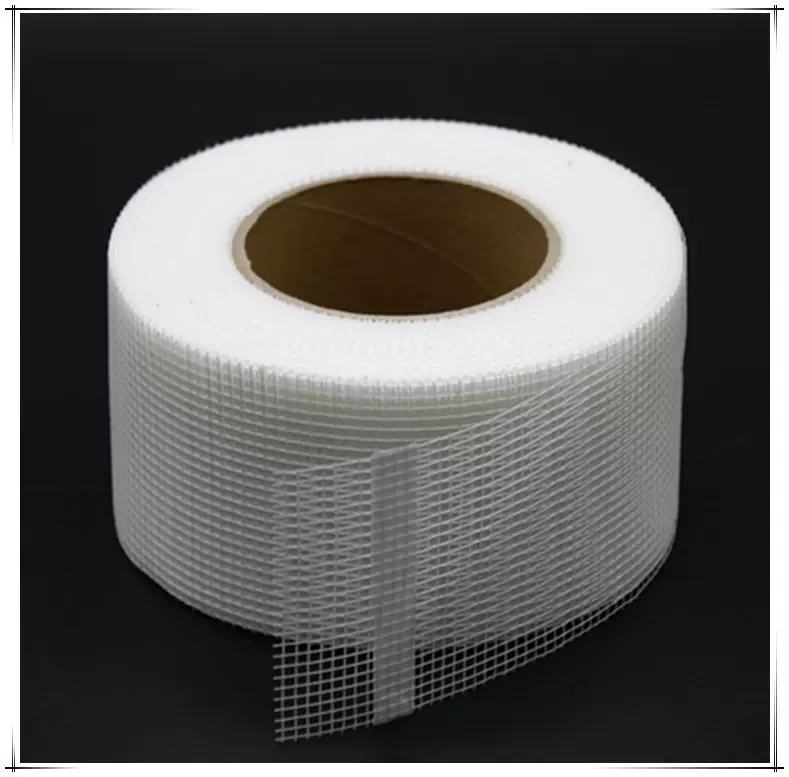 订做自粘玻璃纤维网格带抗裂防水建筑自粘胶带强力纤维网格自粘带