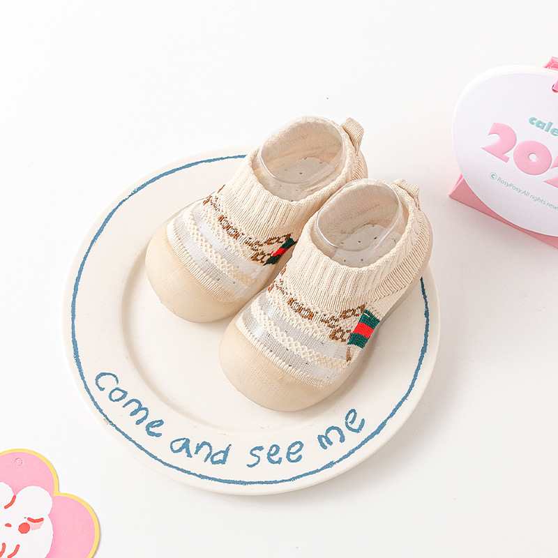 2024 primavera y verano zapatos para niños pequeños con suela suave antideslizante malla transpirable zapatos de piso de verano para niños zapatos de hielo