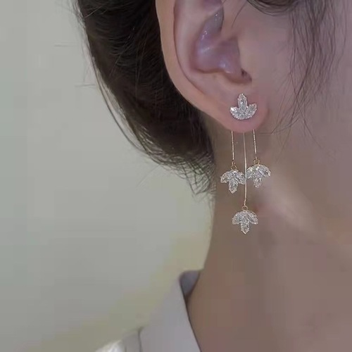 A two-piece light luxury niche diamond-encrusted maple leaf tassel earrings Korean earrings fashion new S925 earrings