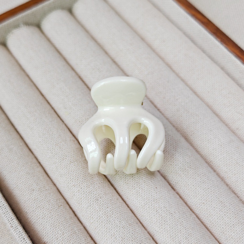 3.5cm white pumpkin gripper