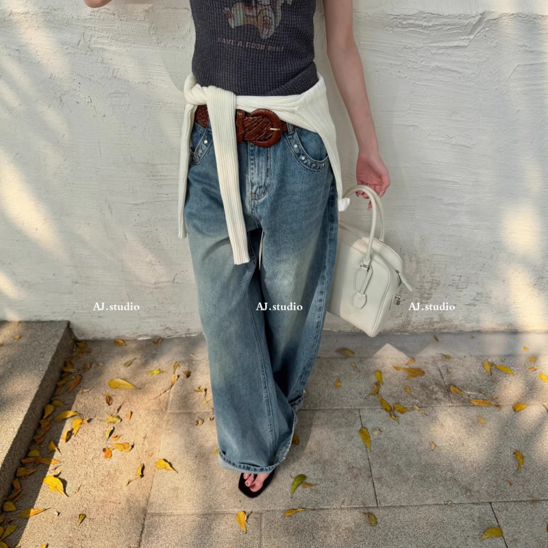 【Aj.Studio】Fashionable Loose-Fitting Jeans with Heavy Rivet Design X96059