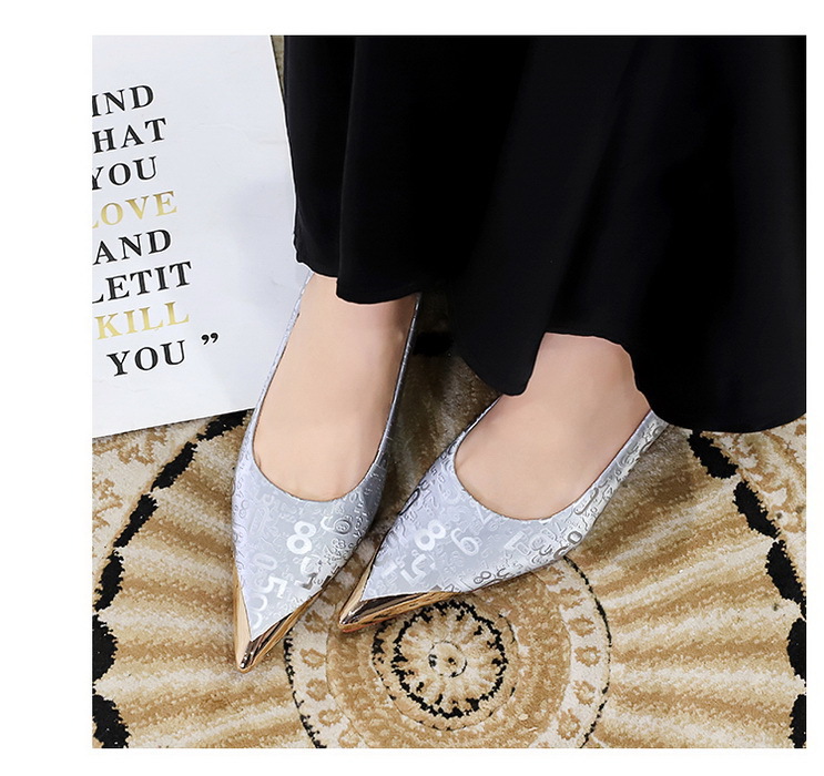 Women's High Heels Pointed Toe Satin Shoes With Metal Detail_voghion.com