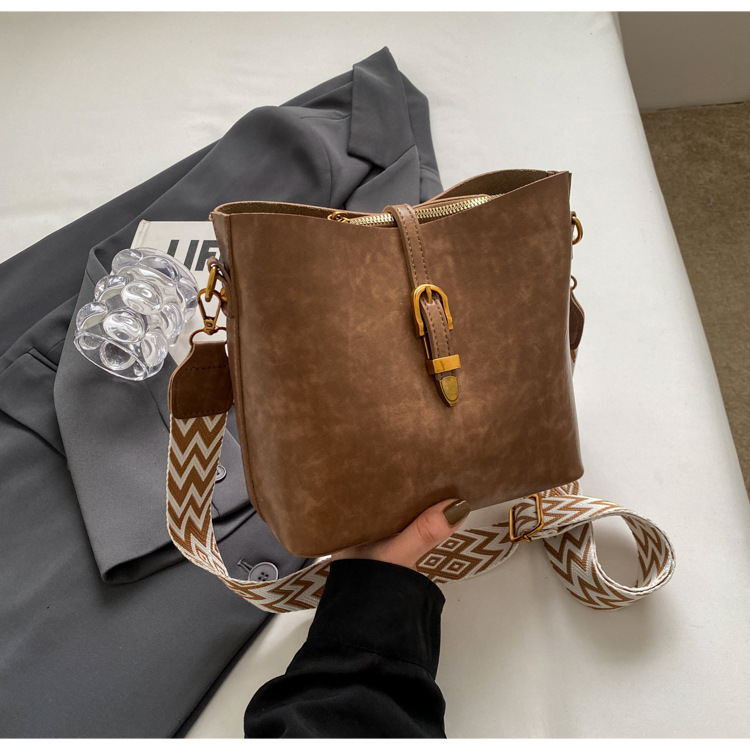 Bolso retro para mujer, con correa ancha, estilo moderno y elegante image 10