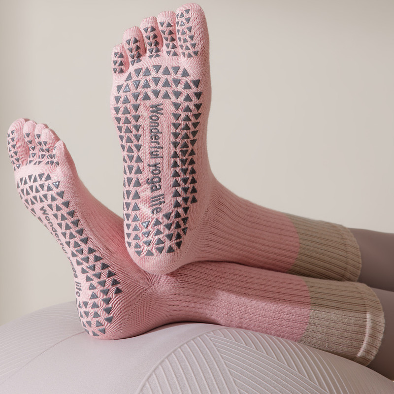 Contrast Color Yoga Socks Women's Non-Slip Five-Finger Socks Mid-Tube Sports Fitness Indoor Pilates Split-Toe Professional Floor Socks Contrast Color Yoga Socks Women's Non-Slip Five-Finger Socks Mid-Tube Sports Fitness Indoor Pilates Split-Toe Professional Floor Socks