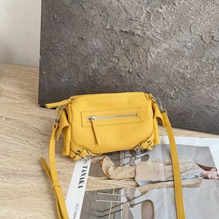 First-Layer Cowhide Crossbody Bag, Retro Fashion Commuter Bag, New Niche Design Motorcycle Bag, Large Capacity Shoulder Bag