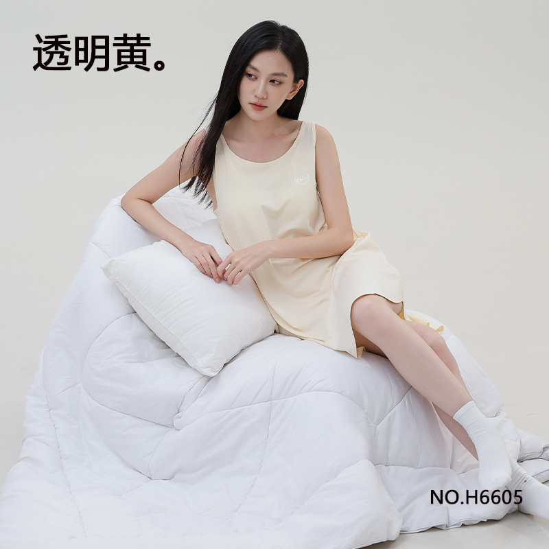 투명한 노란색