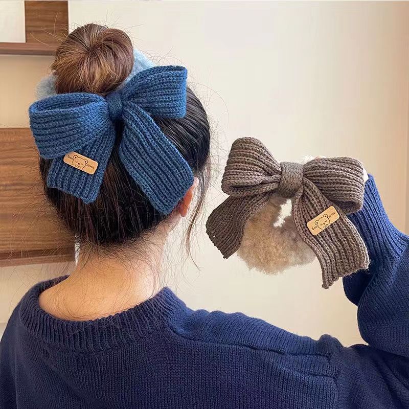 Retro Bow Knot Plush Hair Tie display picture 2