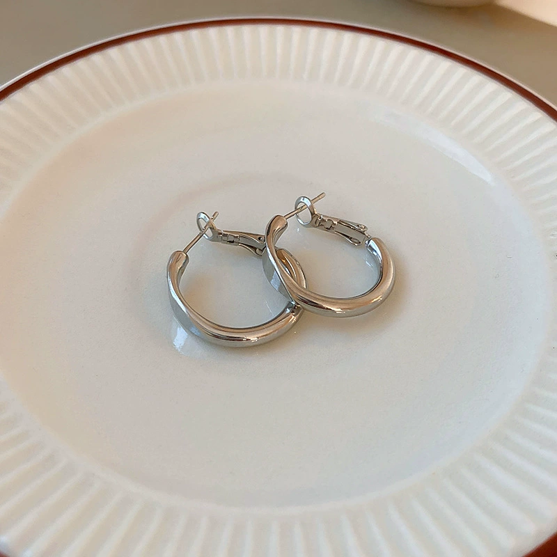 Серебряная игла, металлические модные сексуальные серьги, простой и элегантный дизайн, стиль лёгкой роскоши, стиль высокого качества