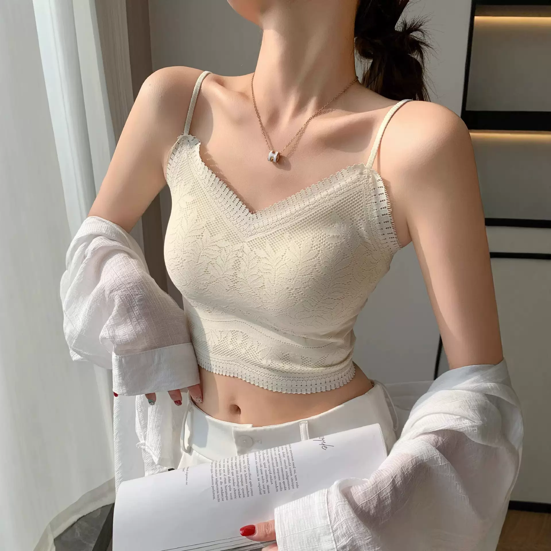 新款蕾丝花边美背心无缝内搭蕾丝小吊带裹胸内衣固定杯防走光文胸