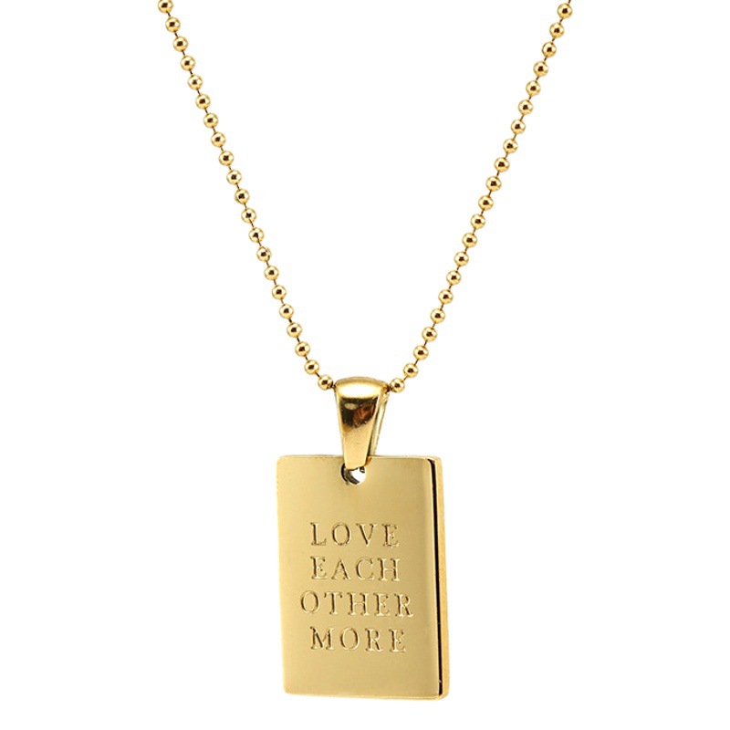 Transfronterizo europeo y americano de acero inoxidable rectangular inglés carta collar femenino 18k marca cuadrada de acero de titanio colgante de la cadena de la clavícula
