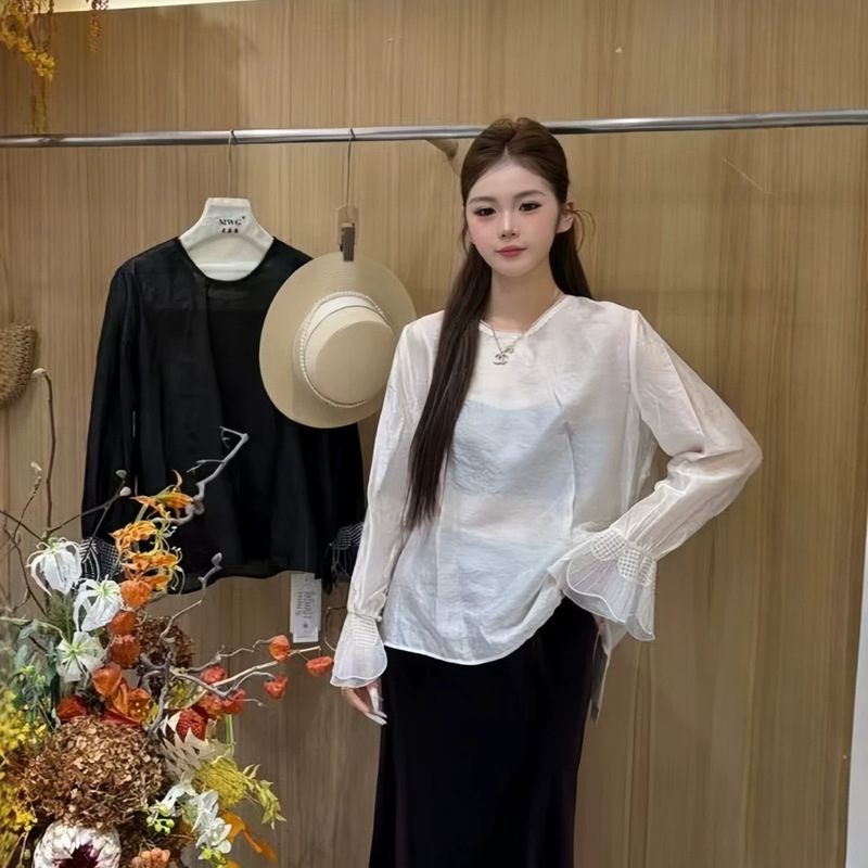Ai Yuer 26528 (Mi Wei Ge Nei Fully Edged) Heavy Embroidery Bell Sleeve Solid Color Versatile Shirt Ai Yuer 26528 (Mi Wei Ge Nei Fully Edged) Heavy Embroidery Bell Sleeve Solid Color Versatile Shirt