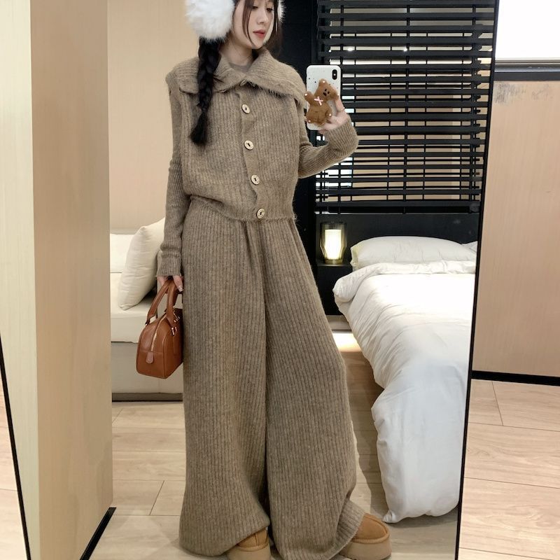 法式高级感毛衣套装女秋冬新款高腰阔腿裤翻领马甲针织衫三件套厚|undefined