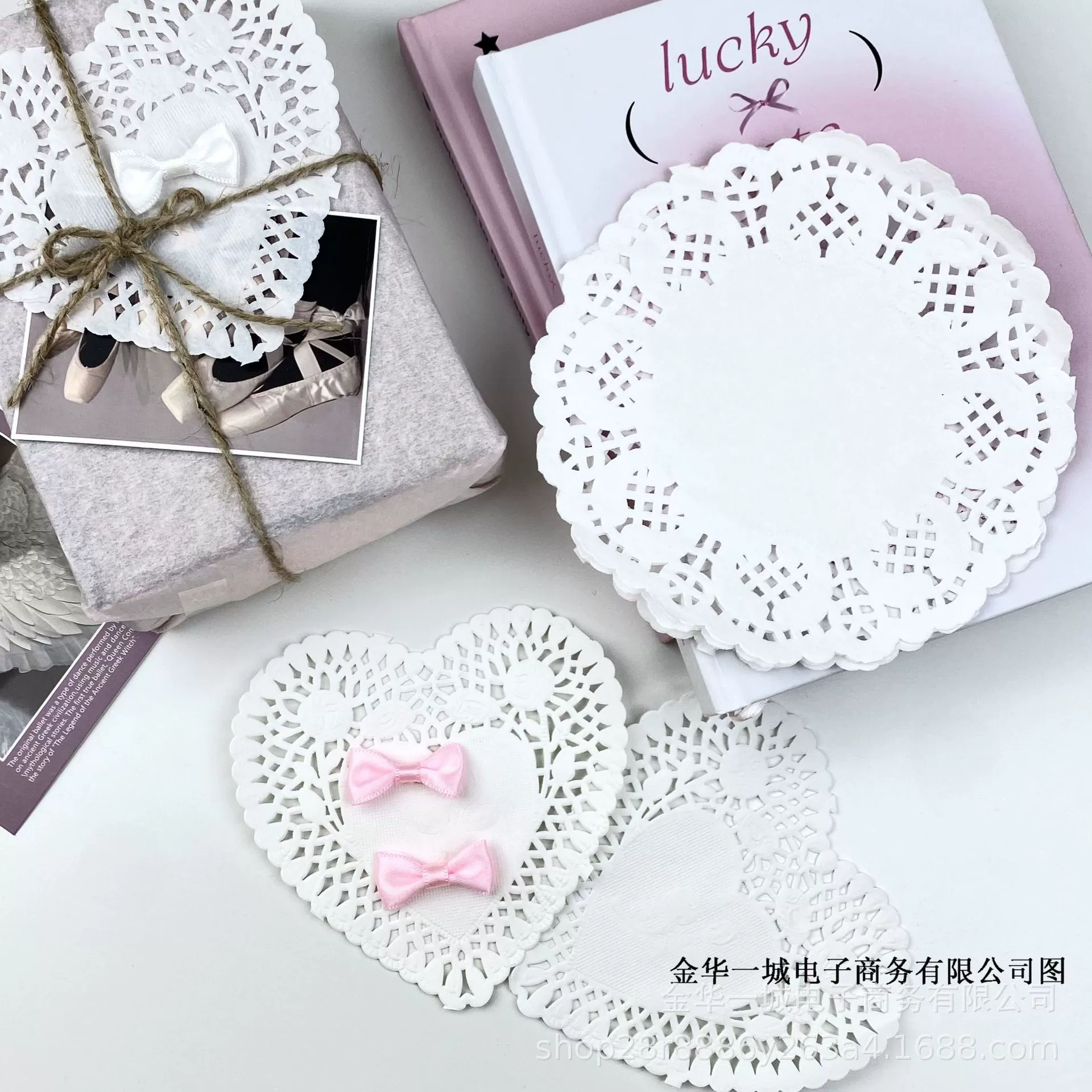 Decorative Paper Doilies, White Round & Heart Shapes, 10 sheets/bag, 11.5 cm Diameter
