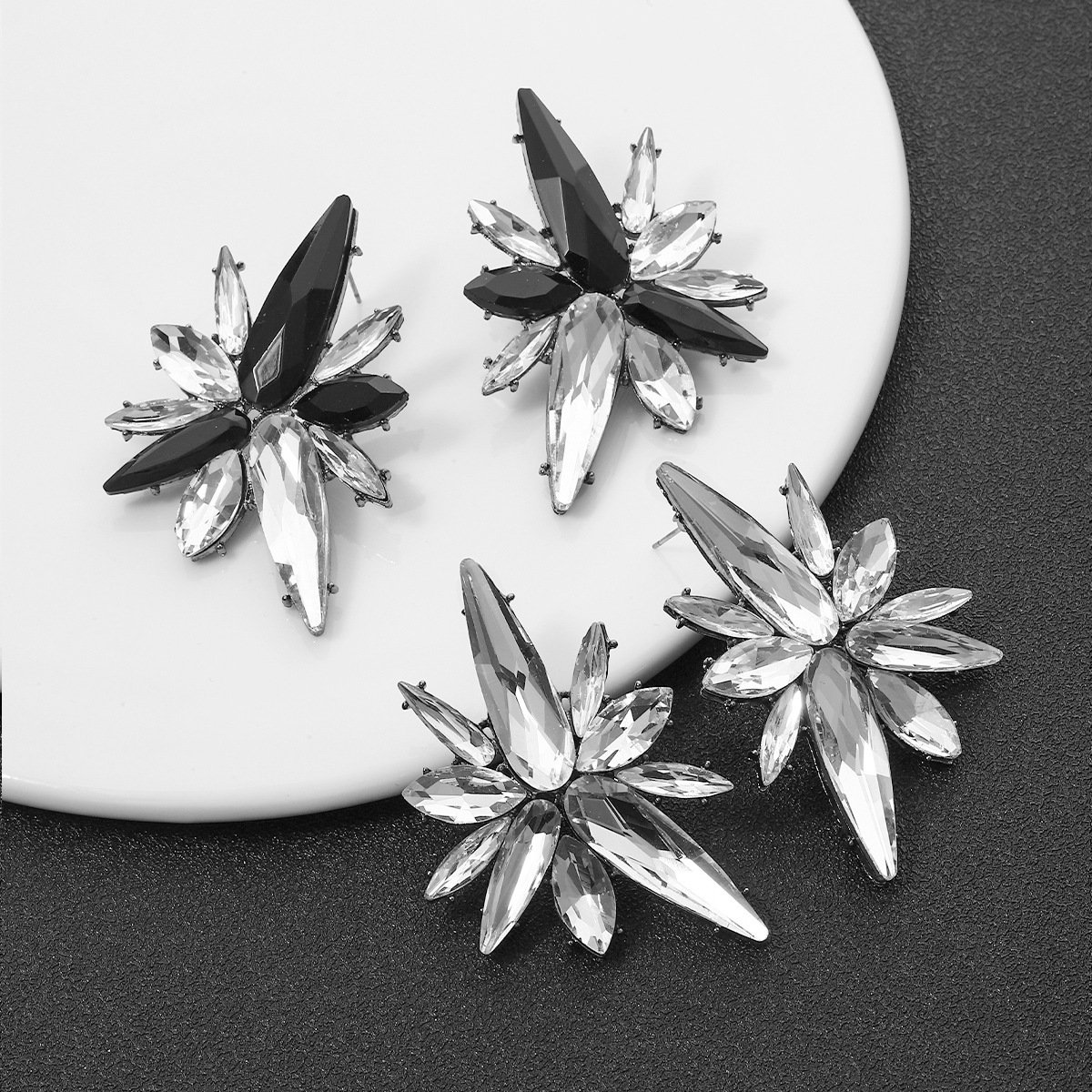 Exaggerated Geometric Rhinestone Womenu0027S Earrings 1 Pair