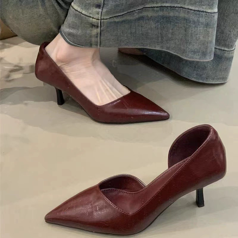 Красные высокие каблуки Женская обувь Весна и Осень 2025 Новый боковой пустой каблук не устал