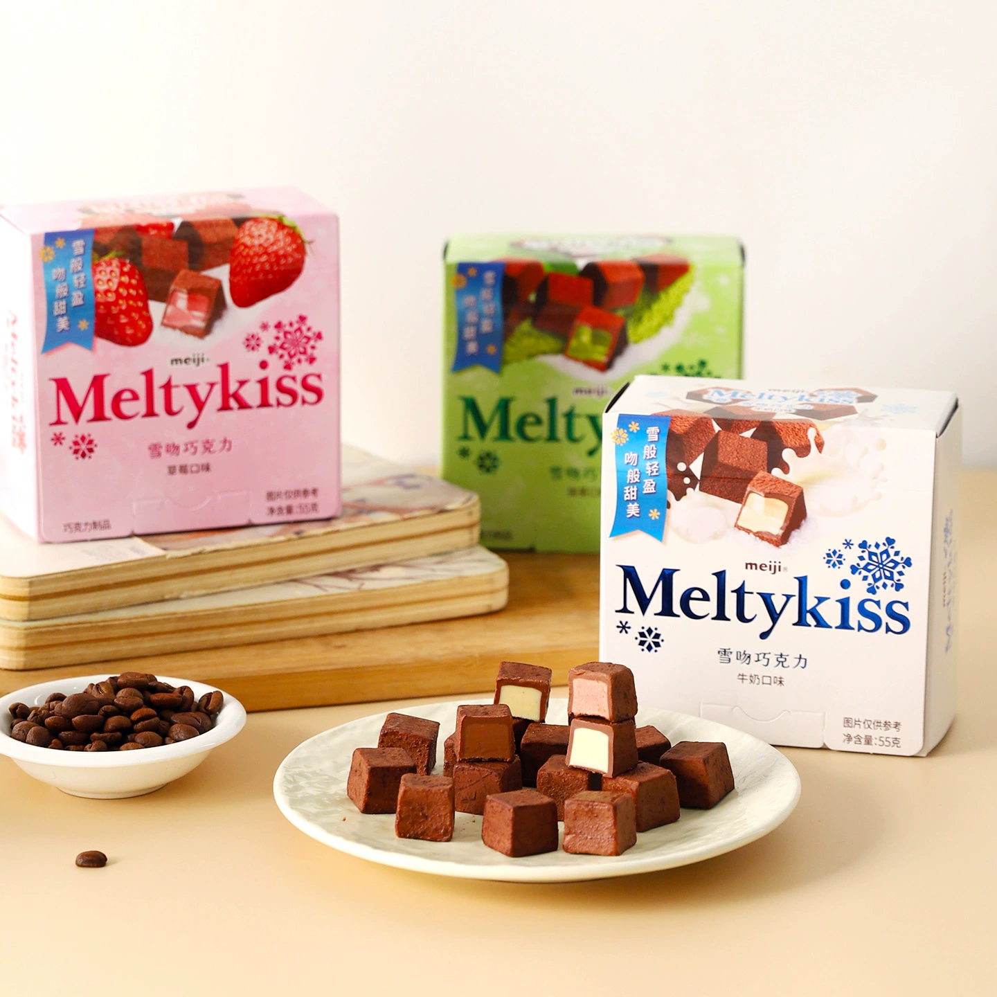 Meiji Meiji Snow Kiss сендвич шоколад подарок Strawberry Candy Интернет-знаменитость Рождественские закуски 520 подарков