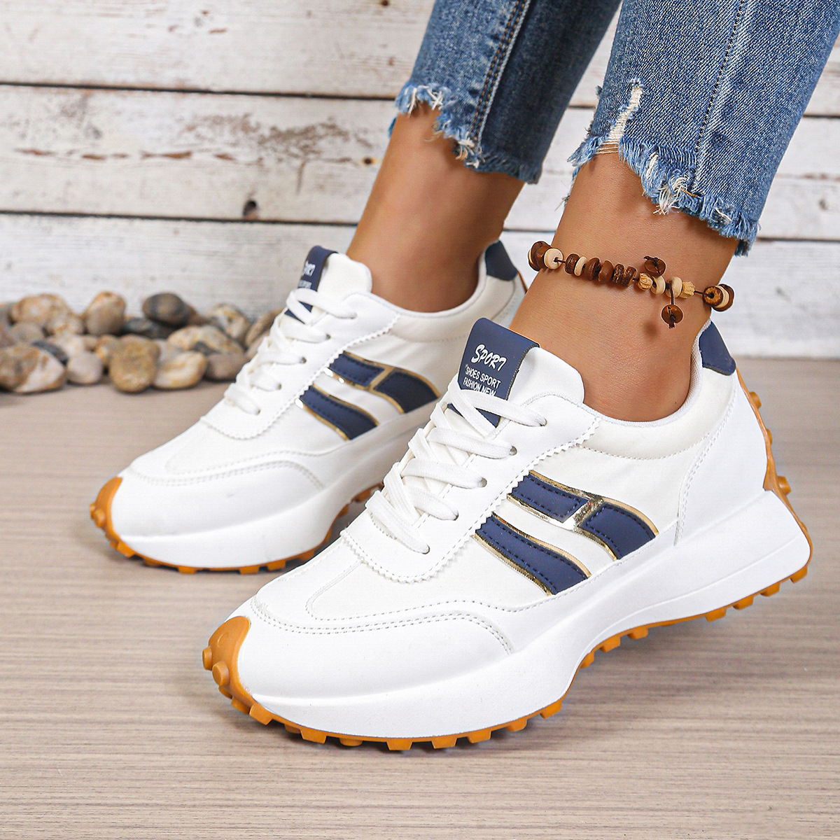 26 primavera y verano nuevos zapatos transfronterizos casuales de tamaño grande con suela gruesa zapatos deportivos transpirables Gump zapatos mujeres