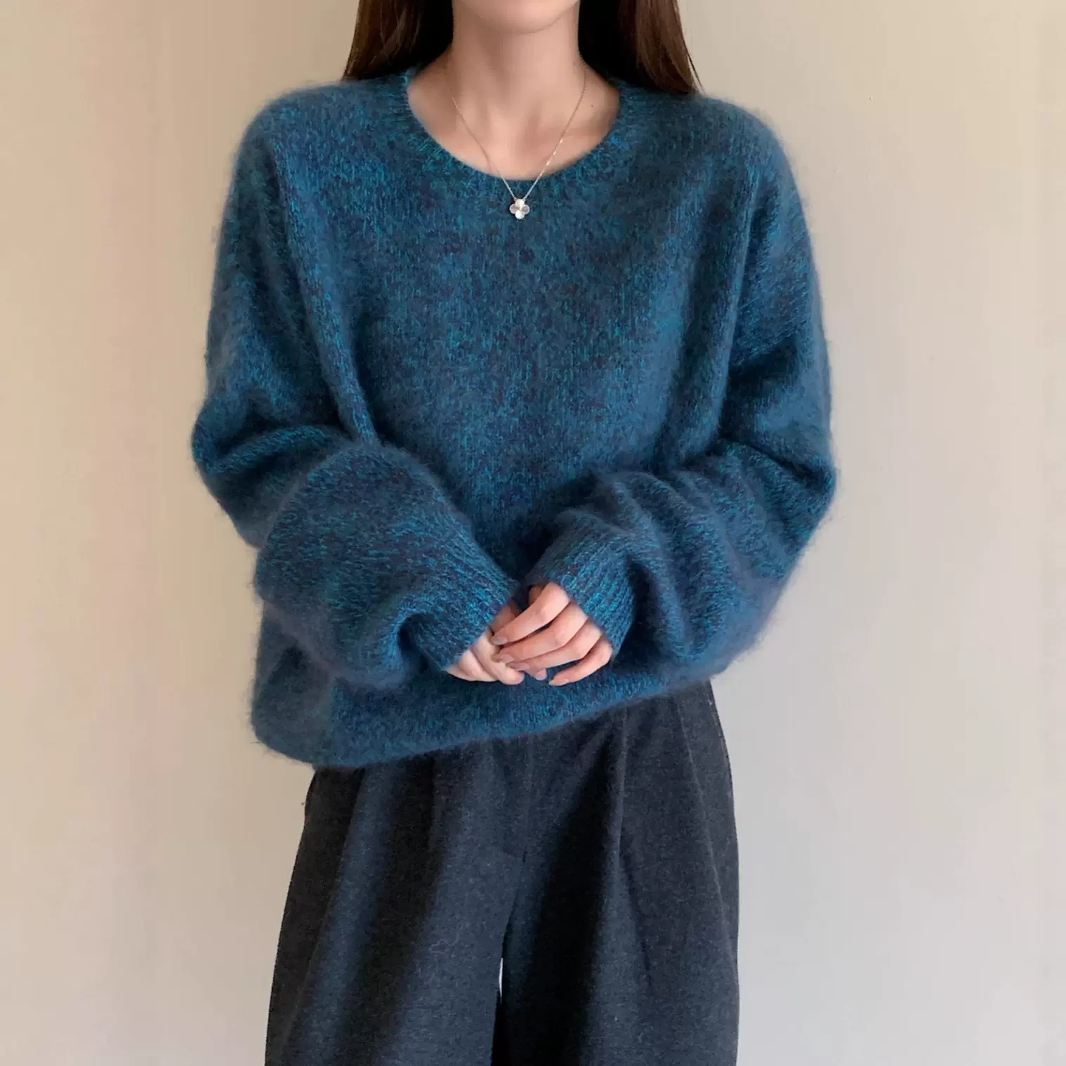 2025秋冬新款复古绿色软糯内搭外穿设计感宽松慵懒针织毛衣女装潮