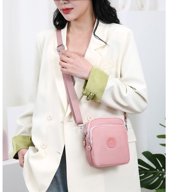 Bolso bandolera ligero bolso femenino 2024 nuevo estilo tela Oxford bolso cuadrado pequeño multicapa bolso pequeño de hombro para mujer textura versátil