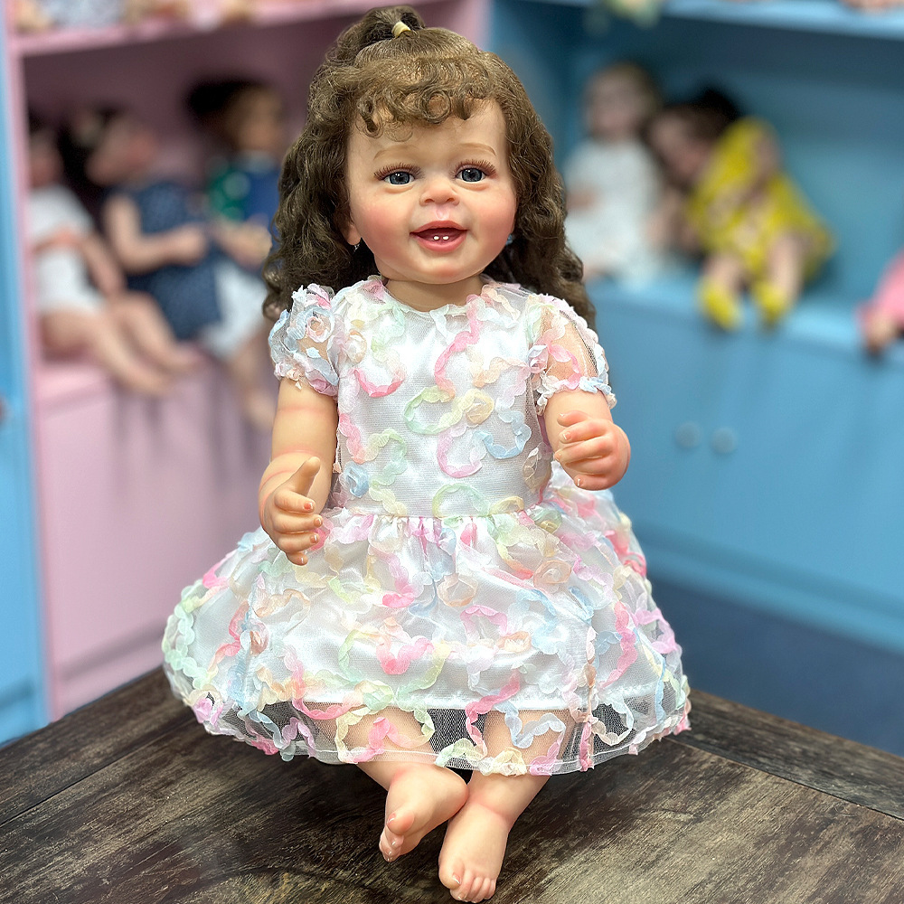 Muñeca pesada y suave de alto color, muñeca realista, muñeca de implante de cabello de 22 pulgadas, muñeca de imitación de bebés, personajes de caja de color de Henghua