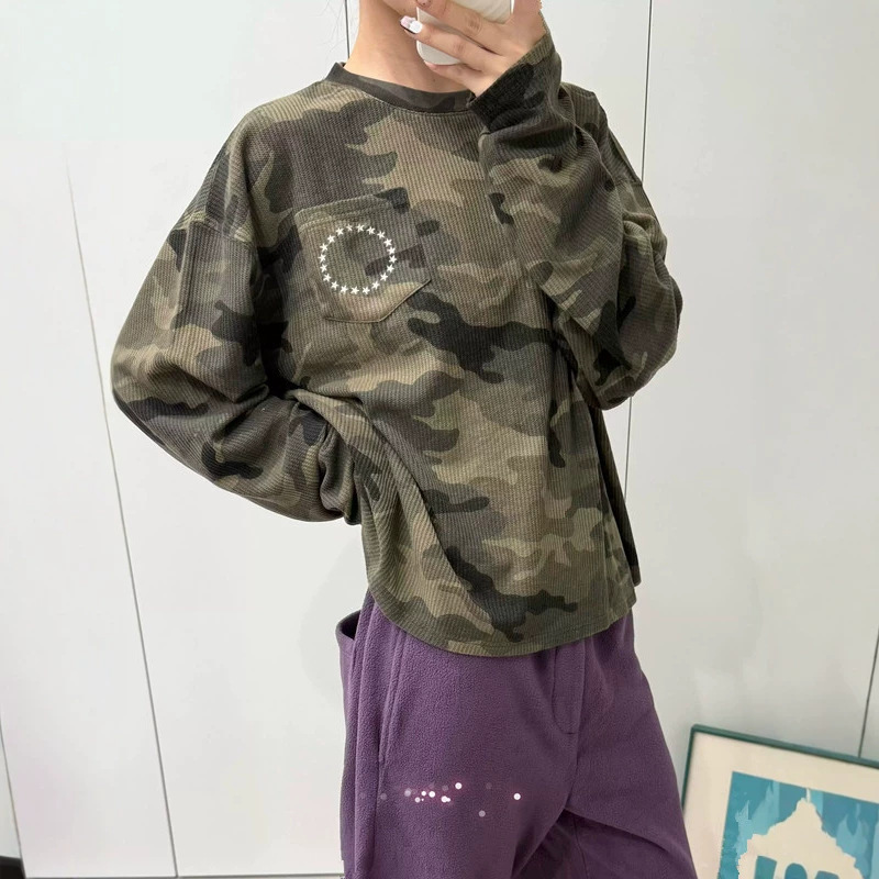 New autumn and winter camouflage design long-sleeve T-shirt for men and women, versatile, slim-fit, and with raglan sleeves, perfect as a base layer New autumn and winter camouflage design long-sleeve T-shirt for men and women, versatile, slim-fit, and with raglan sleeves, perfect as a base layer
