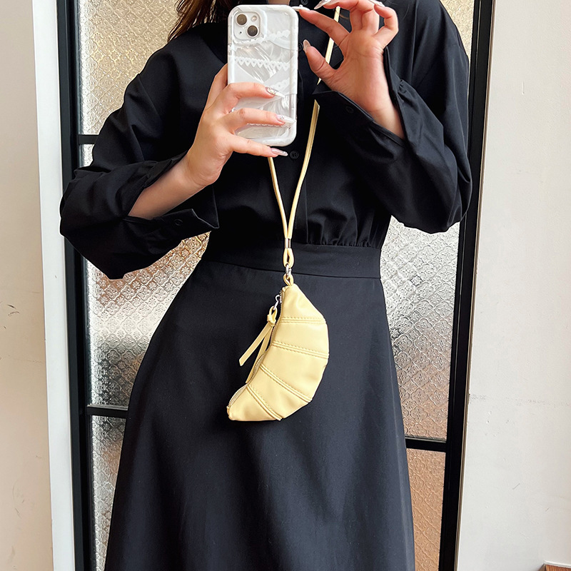 Bolso de nicho coreano de diseño femenino de estilo extranjero nuevo estilo de moda mini bolso de corno para salir lindo cuello bolso de mochila de moda