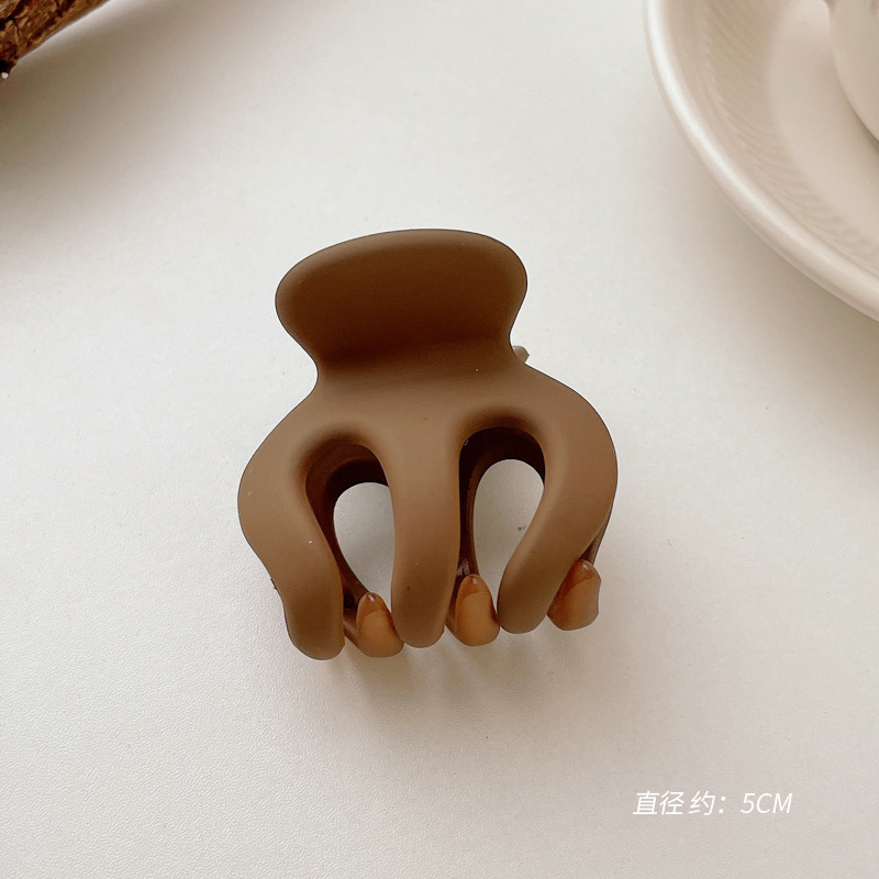 ミルクコーヒー色インスタイル大型サメクリップハイエンドヘアアクセサリー女性のつや消しヘアクリップかわいい卸売|undefined