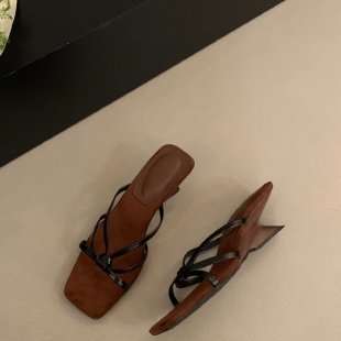 Sandalias de mujer de verano, zapatillas de mujer con cabeza cuadrada, correa de metal, tacones de gato, zapatillas retro, nuevos zapatos de mujer de moda image 7