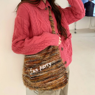 �ʲ�ë�q�߼���б���Ů�ﶬ㼑��Lб����͹���ĸ�̽�ͨ�����K��