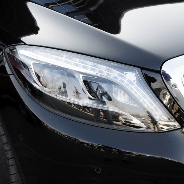 Suitable for Mercedes-Benz S-Class Headlight Cover, 14-17 Model W222 Front Headlight Housing, S320S350S450 Light Surface Cover
