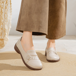 Mother Shoes 2025 Spring and Autumn Single-layer Shoes Soft Sole Middle-aged and Elderly Women's Shoes Comfortable for the Middle-aged and Elderly Grandma Non-slip New Leather Shoes