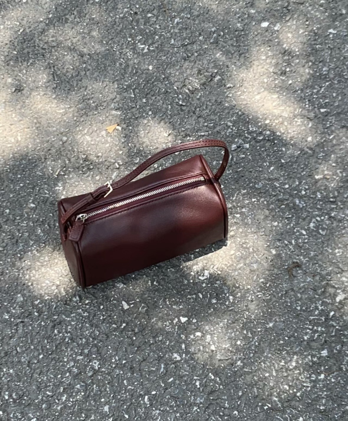 2024韩版小众牛皮包笔筒包90s迷你简约单肩斜挎圆筒包真皮笔袋包 - Thumbnail 19