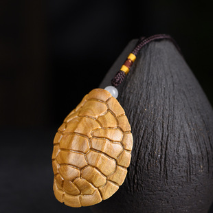 Green Sandalwood Tortoise Shell Handle Piece Wen Play Piece Rich World Men's Small Crafts Pendant Wood Carving Jewelry Small Pieces