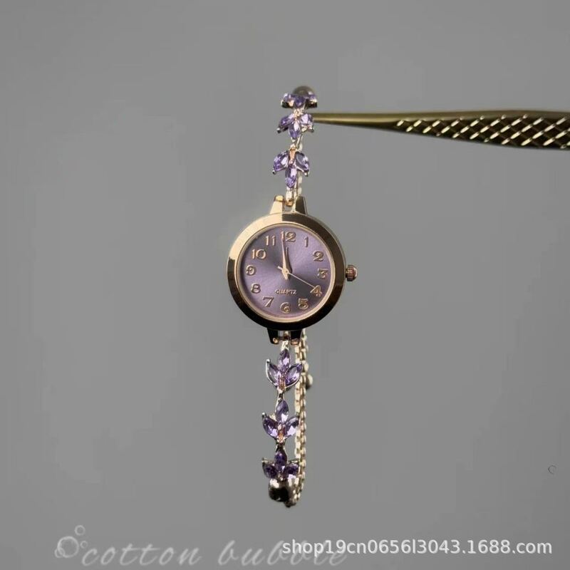Vintage Clover Adjustable Bracelet, Light Luxury Retro Style Watch, Simple Wristwatch for Daily Commuting Vintage Clover Adjustable Bracelet, Light Luxury Retro Style Watch, Simple Wristwatch for Daily Commuting