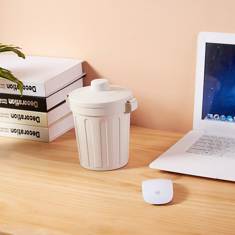 Desktop Sanitary Bucket with Lid, Car-Mounted Home Multi-Functional Rotating Debris Bucket, Flip-Top Desktop Small Trash Can, Lightweight and Portable