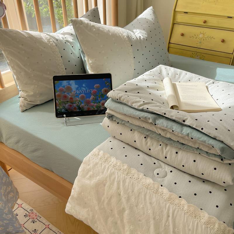 파란색 물방울 무늬