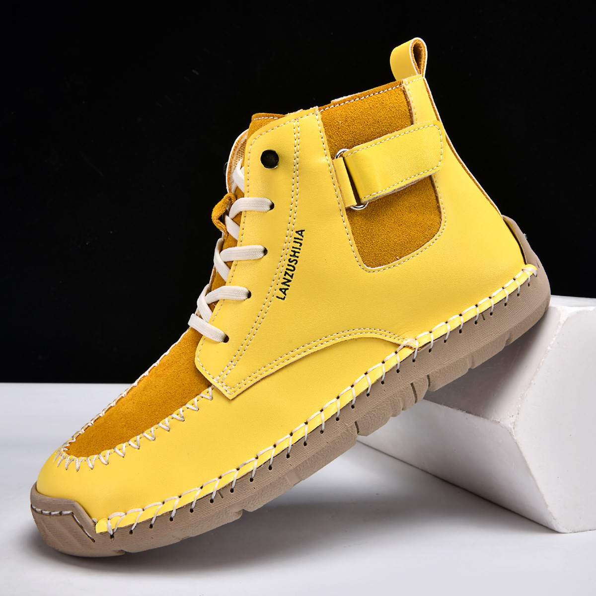Retro hand-stitched genuine leather women's ankle boots, suitable for spring and autumn, with a deep opening, lace-up design, soft sole, flat sole, casual style, and comfortable for everyday wear, ideal for mothers