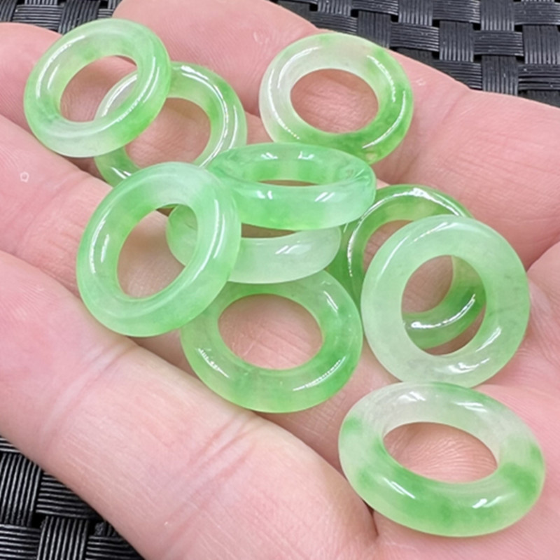 Pendant jade, ring, earrings