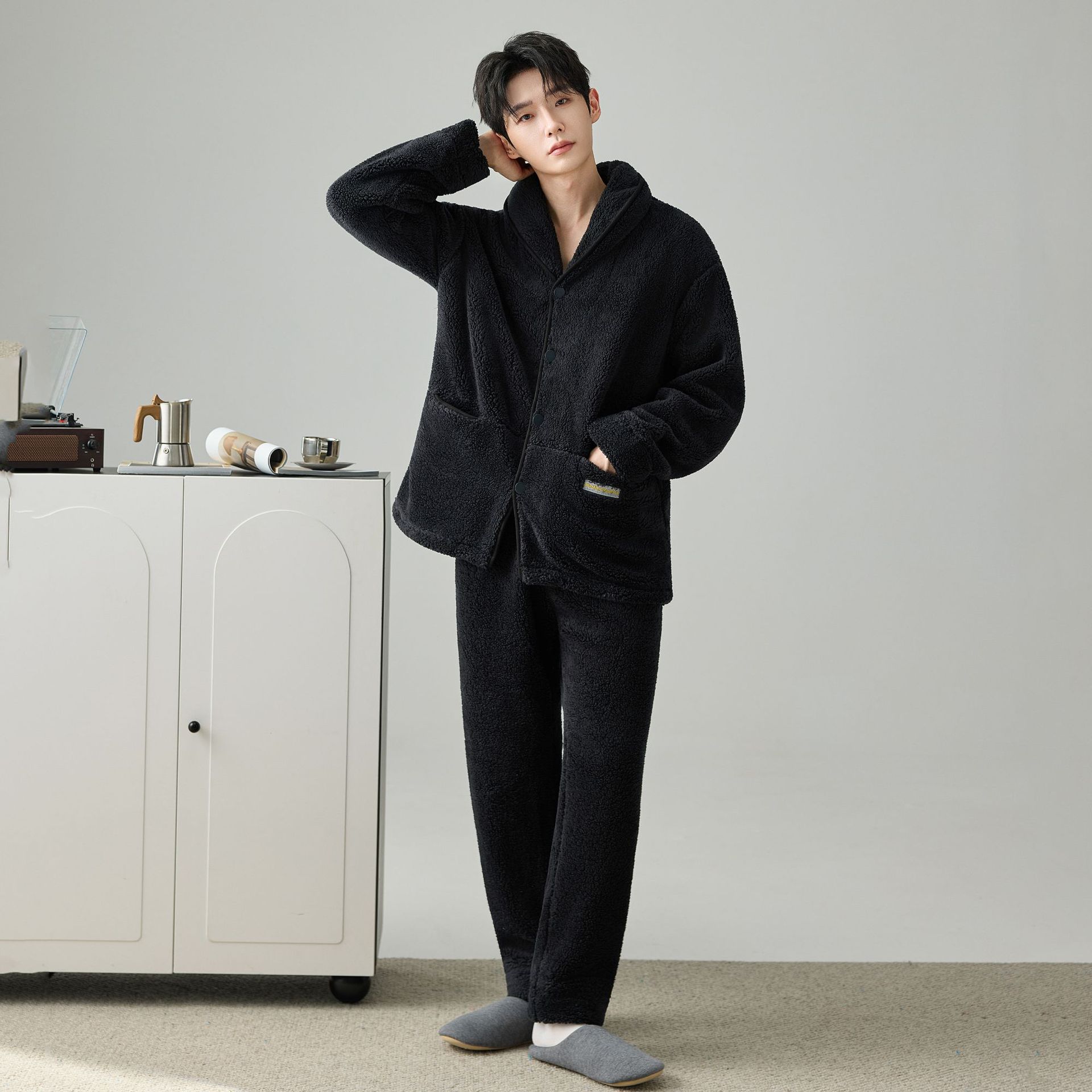 Coral Velvet Pajamas Men's Winter Fleece-Lined Thickeneded Warm Large Size Long Sleeves Can Be Worn Outside Stand-Up Collar Men's Home Wear Set