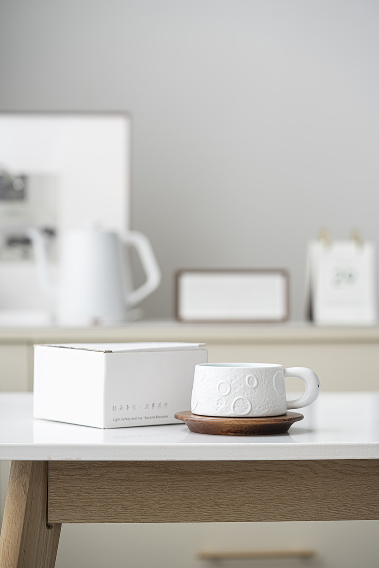 山迹先生 Coffee ceramic tea cup, minimalistic moon, Birthday gift