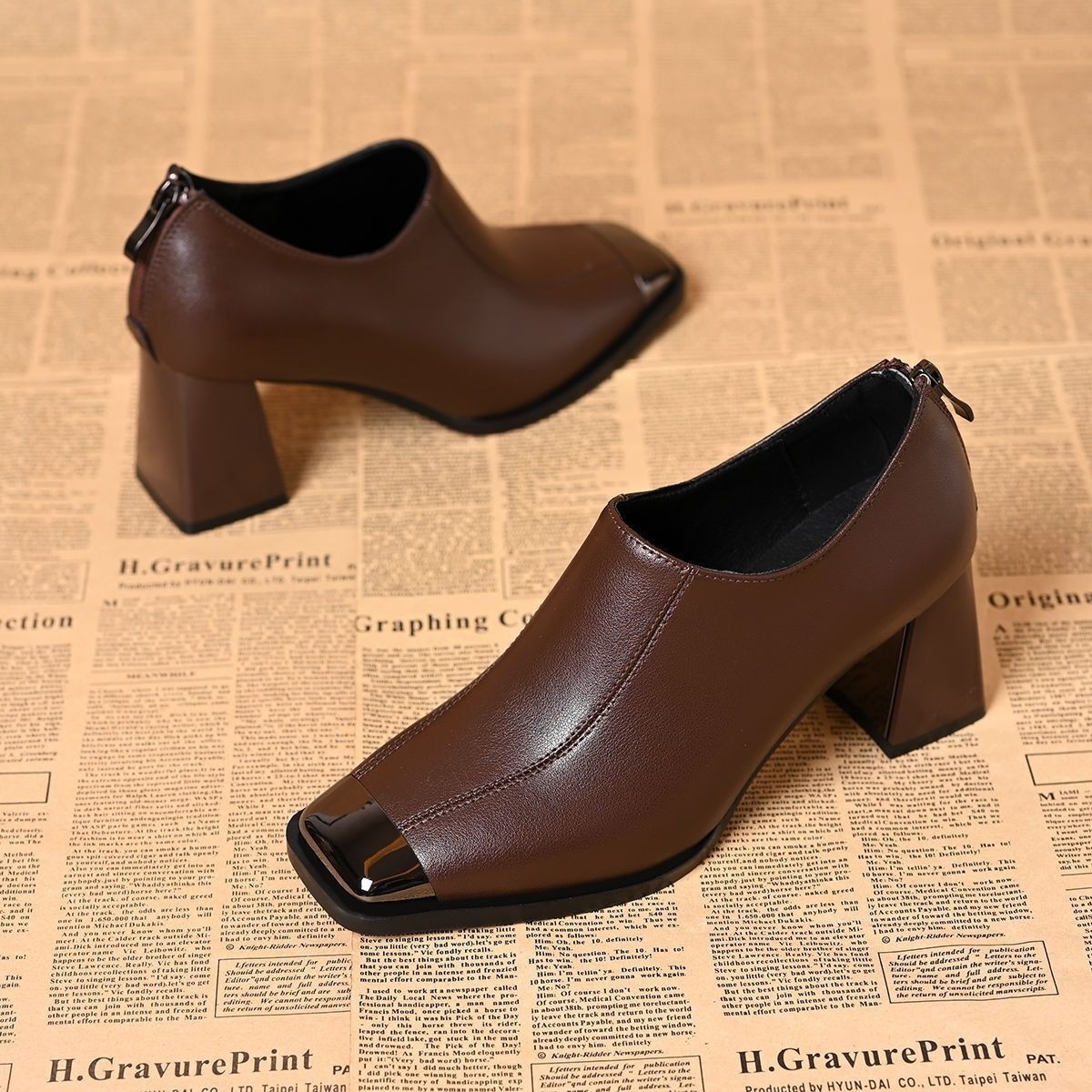 Zapatos de mujer cuadrados de cabeza profunda zapatos individuales de mujer tacones gruesos de piel suave zapatos de tacones altos de mujer no se cansan pies cruzados