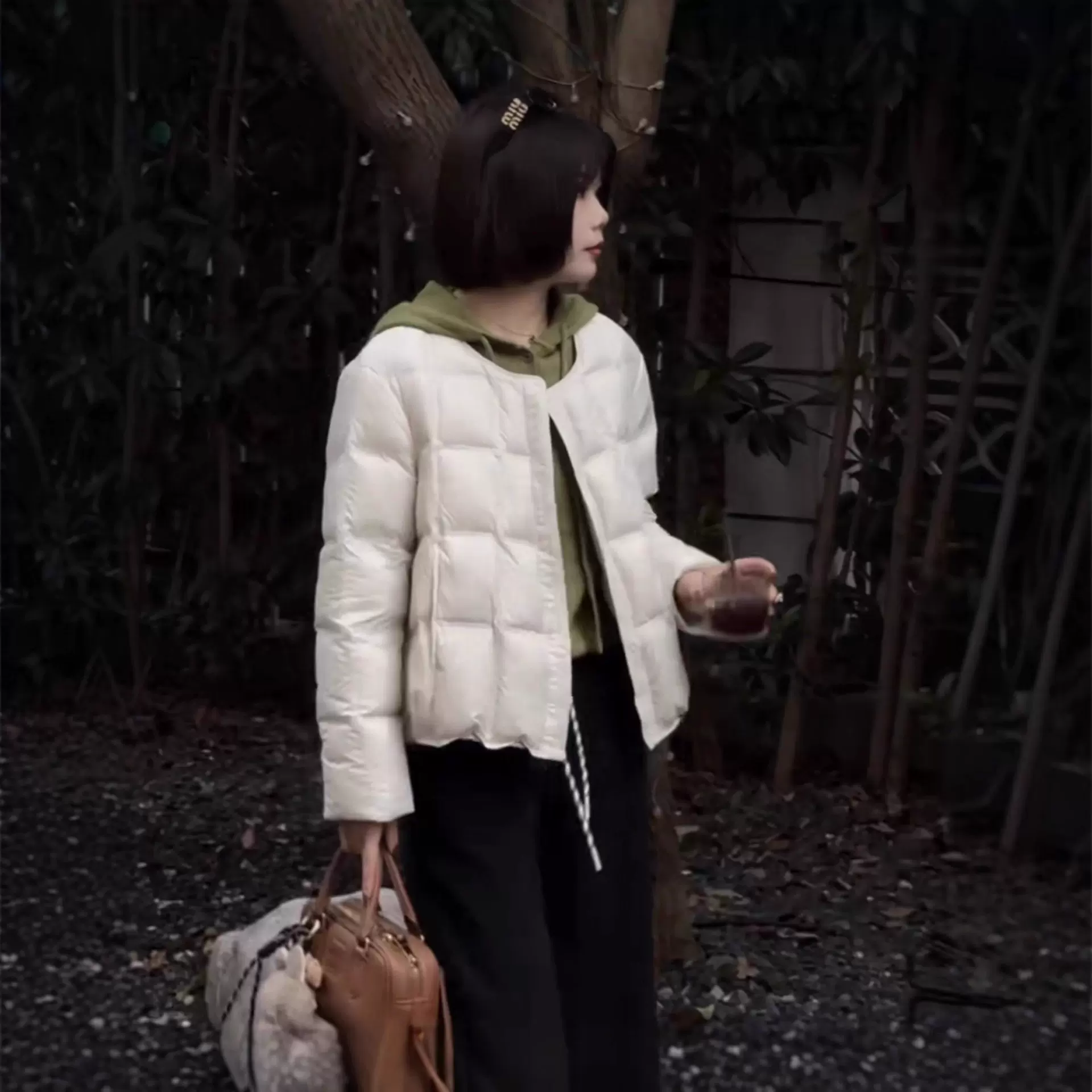 高级感圆领白鸭绒羽绒服女装2025冬季时尚减龄超好看短款泡芙外套