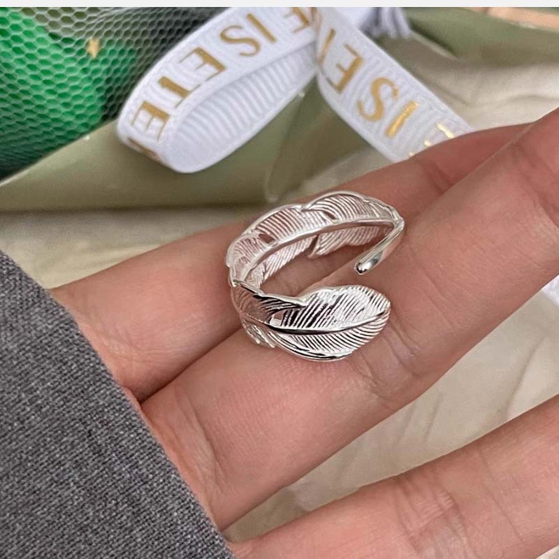 Designer Ring With White Cat's Eye Stone Minimalist Style_voghion.com