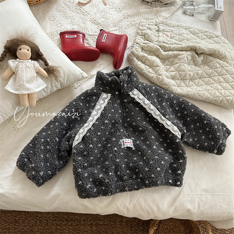 Winter children's jacket with zipper