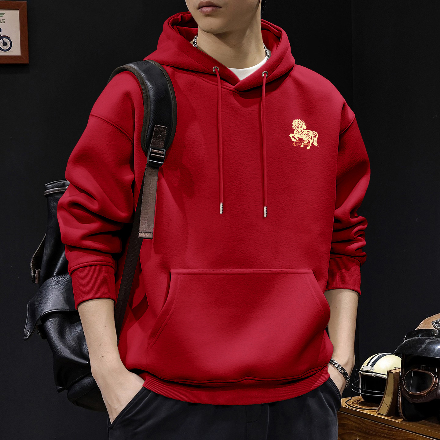 Gran chaqueta con capuz rojo Regular - 6351