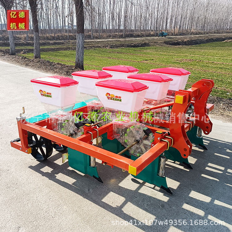 山东热销花生免耕施肥精播机 施肥精播免耕 麦茬地专用四轮车配套
