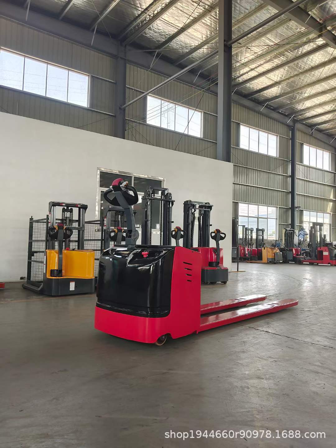 3吨电动搬运叉车 大载重托盘搬运车 仓库叉货搬运地牛3吨电动叉车