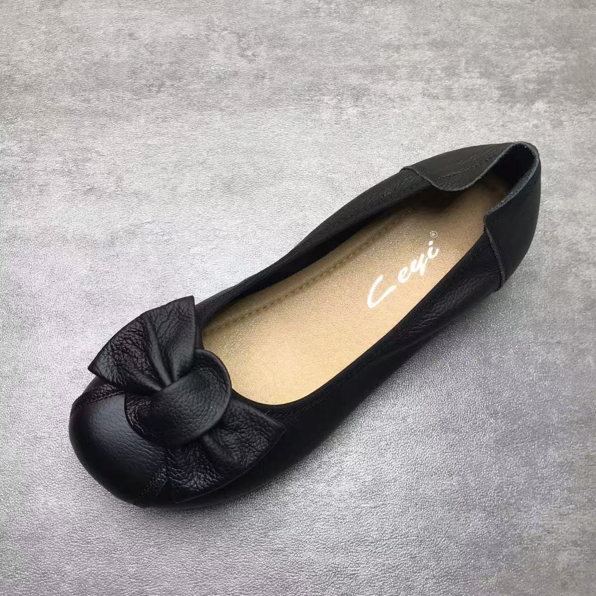 2026 nuevo primavera y verano arco suave cómodo y ligero zapatos de moda simple zapatos anti-deslizantes superficiales zapatos de mamá