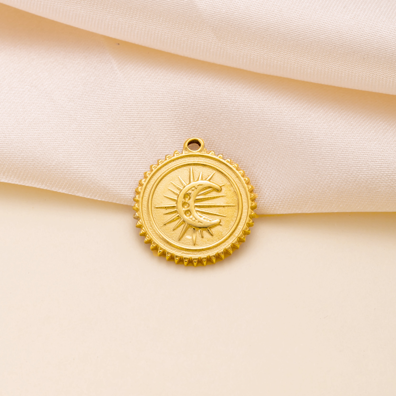 Colgante único transfronterizo accesorios de acero inoxidable europeos y americanos accesorios de collar de marca redonda estrella de mar accesorios de joyería de bricolaje exquisitos y lindos